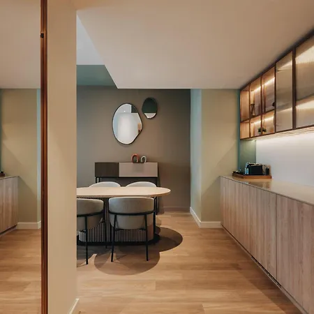 Hyatt Place Hotel 4*